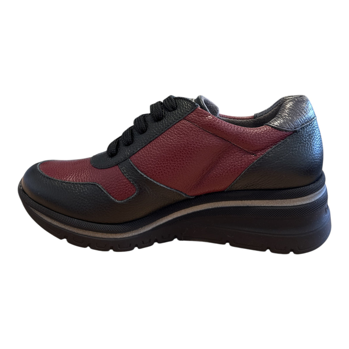 Pitillos Black and Burgundy Trainers 11.611