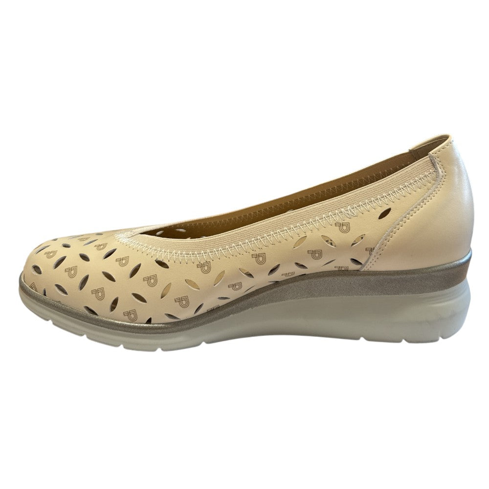 Pitillos 11.070 Beige Leather Pump Wedges
