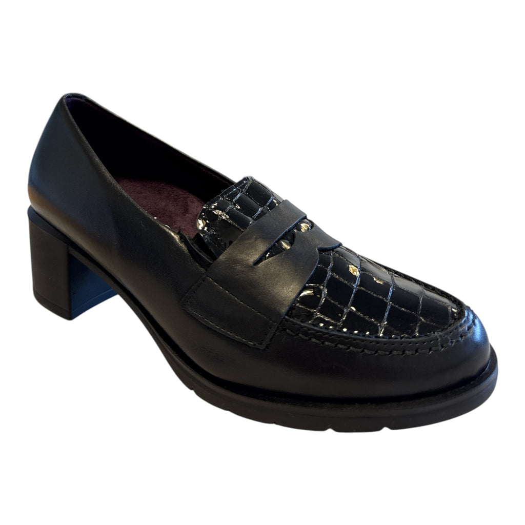 Pitillos Black Leather Heeled Loafers 11.620