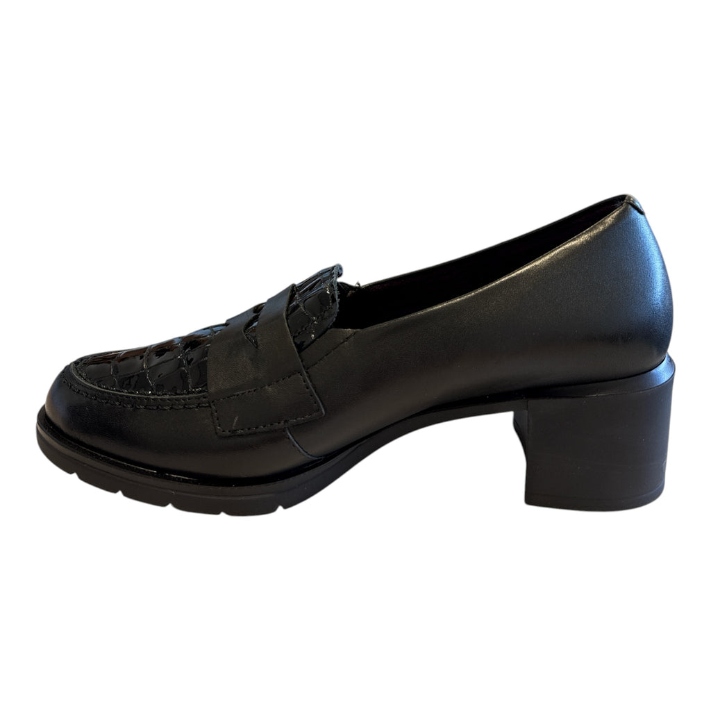 Pitillos Black Leather Heeled Loafers 11.620