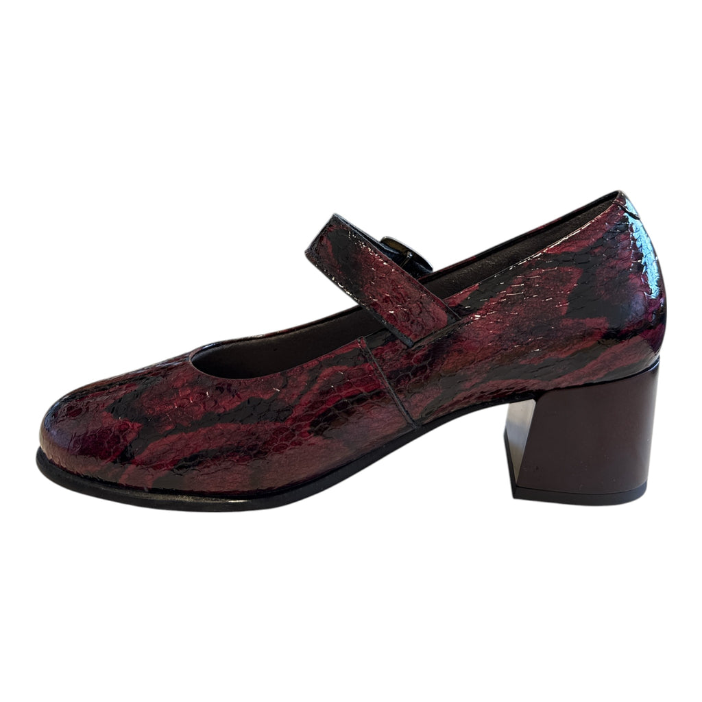 Pitillos Burgundy Patent Mary-Jane Shoes 11.641