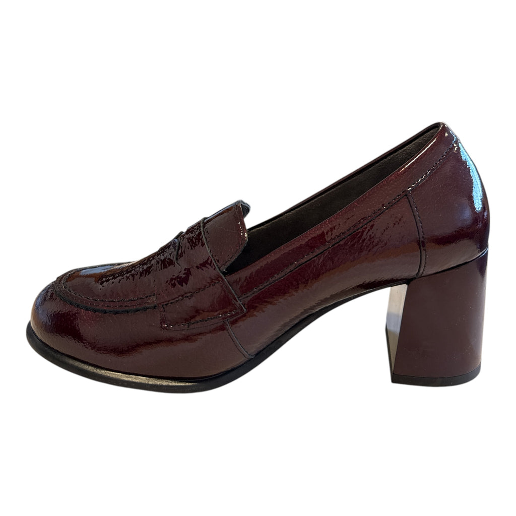 Pitillos Burgundy Patent Heeled Loafers 11.650