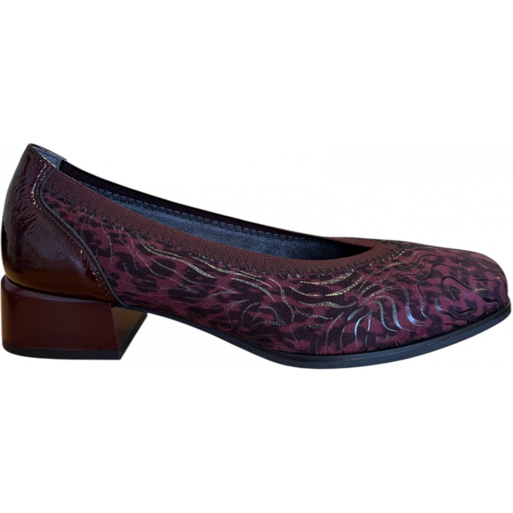 Pitillos  10.810 Burgundy Low Heel Court Shoes