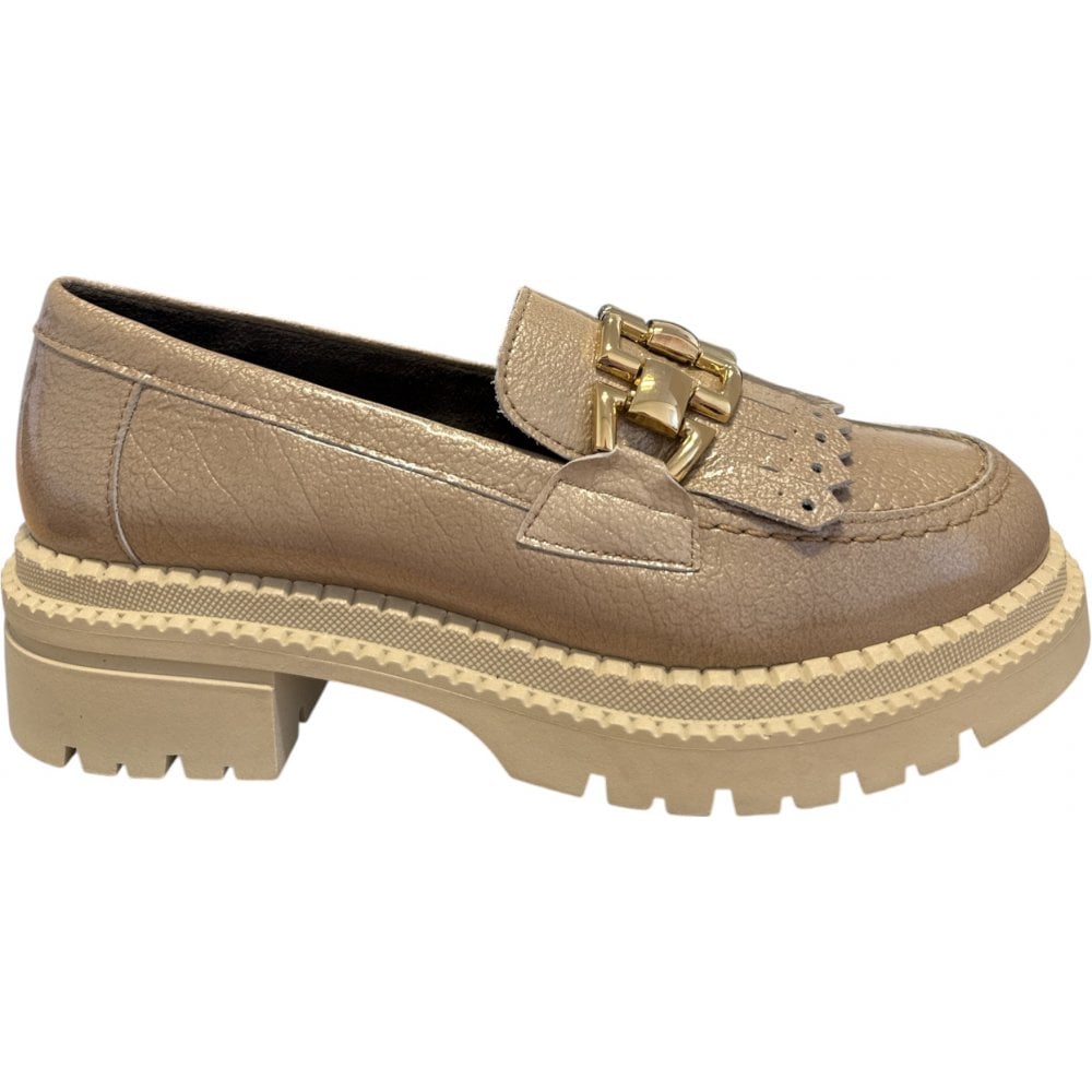 Pitillos  10.790 Beige Patent Loafers