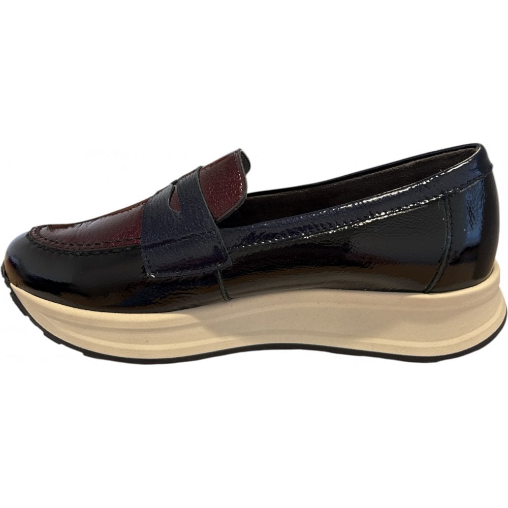 Pitillos  10.901 Black and Burgundy Patent Loafers