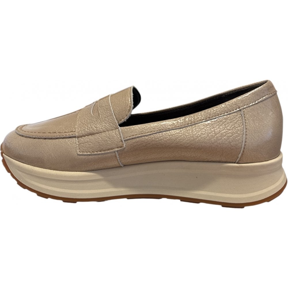 Pitillos  10.901 Beige Patent Loafers