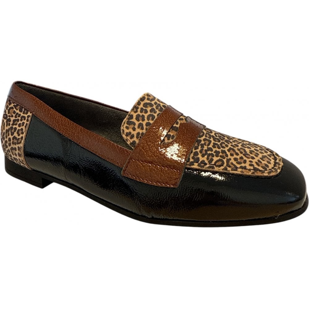 Pitillos  10.870 Black Patent and Leopard Print Loafers