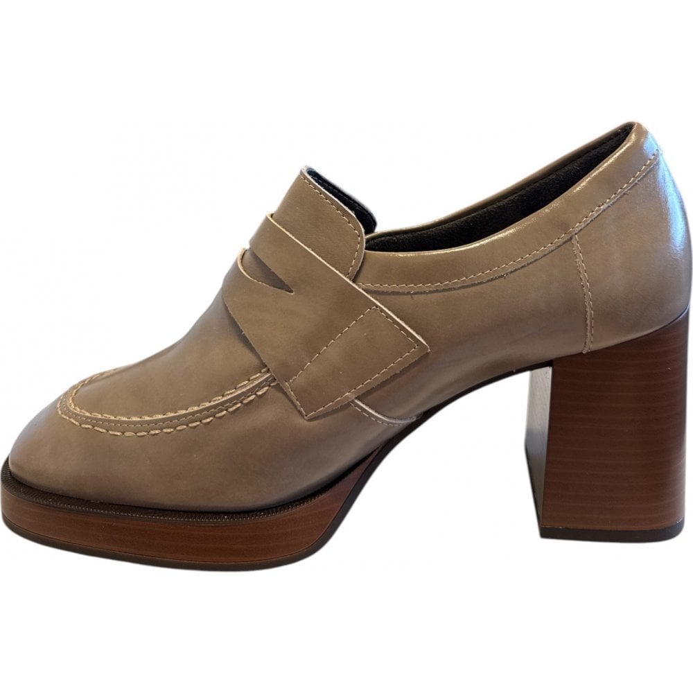 Pitillos  10.862 Taupe Heeled Loafers
