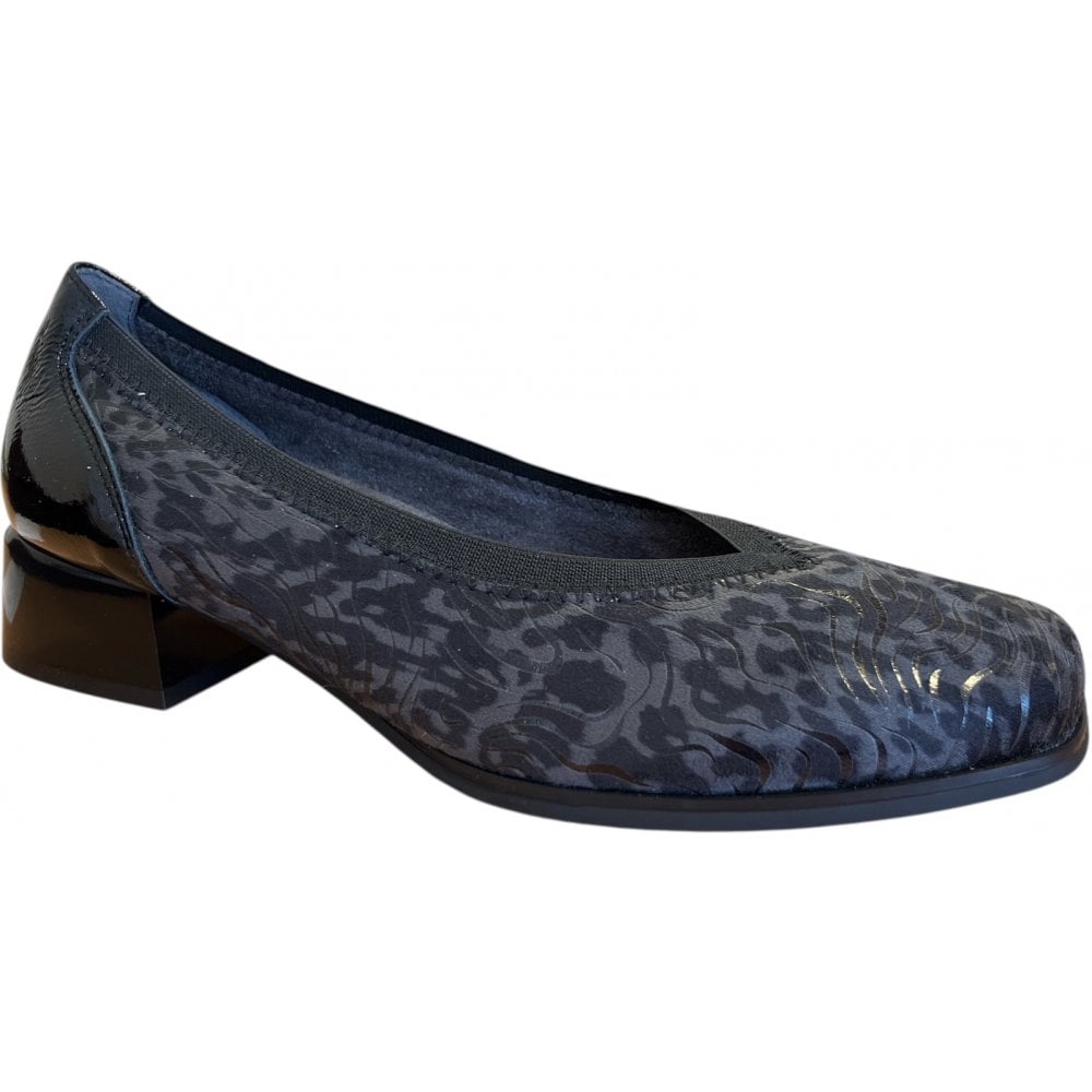 Pitillos 10.810 Black Low Heel Court Shoes