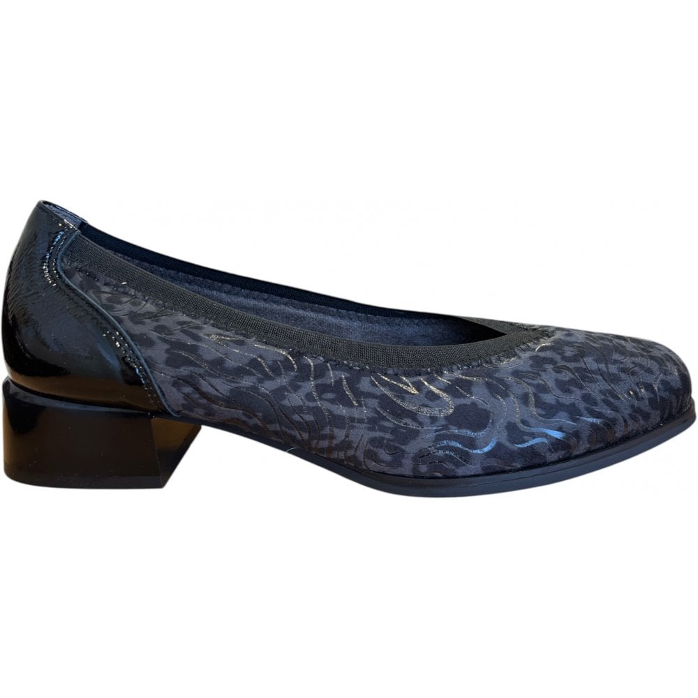 Pitillos 10.810 Black Low Heel Court Shoes