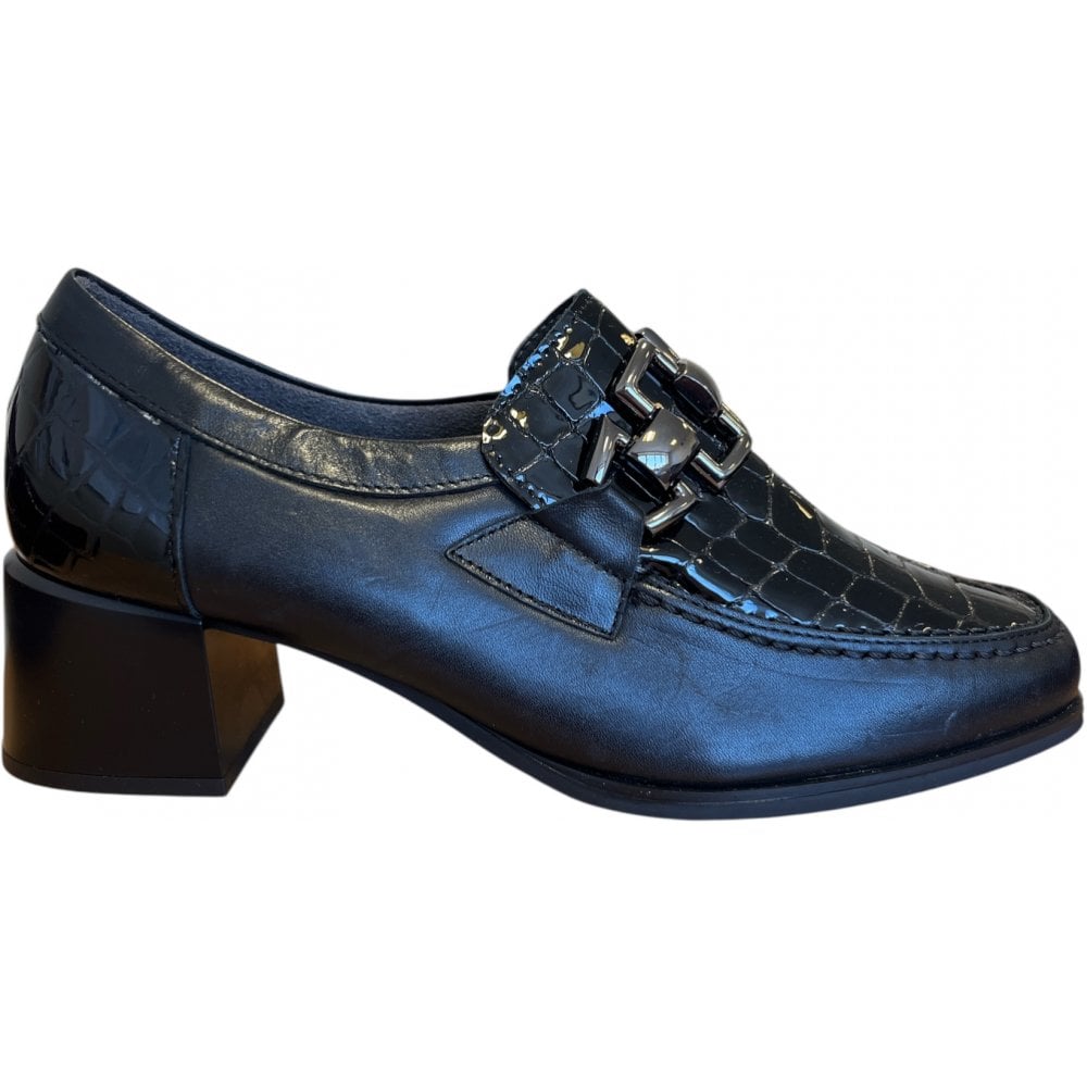 Pitillos 10.822 Black Heeled Loafers