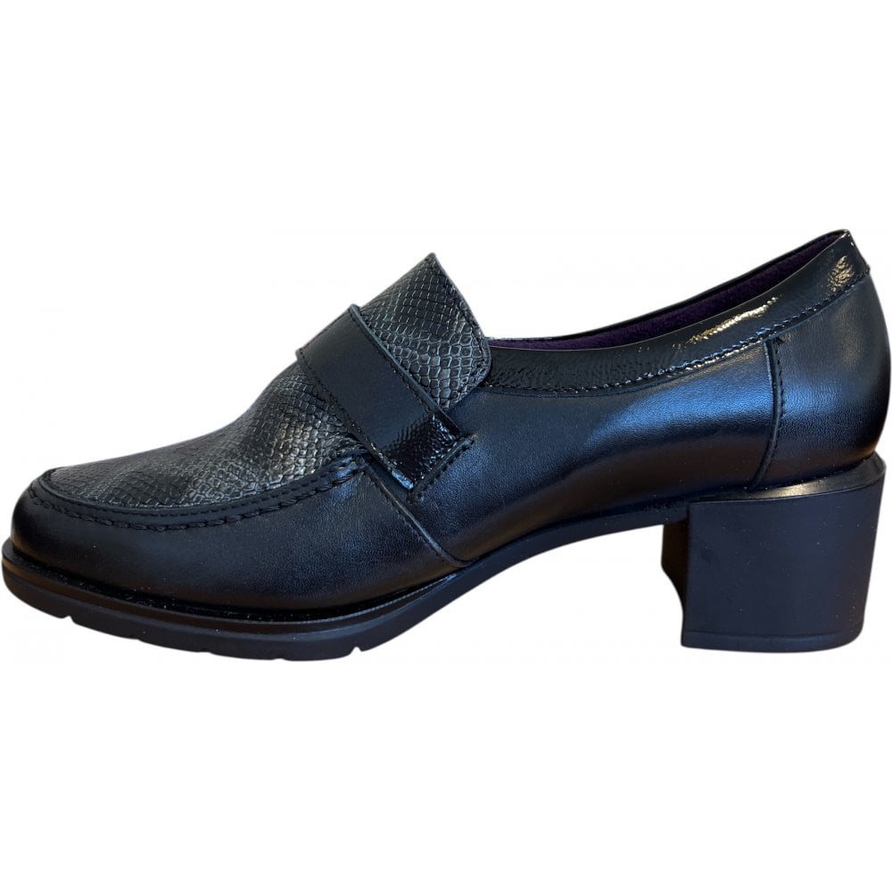 Pitillos  10.741 Black Leather Court Shoes