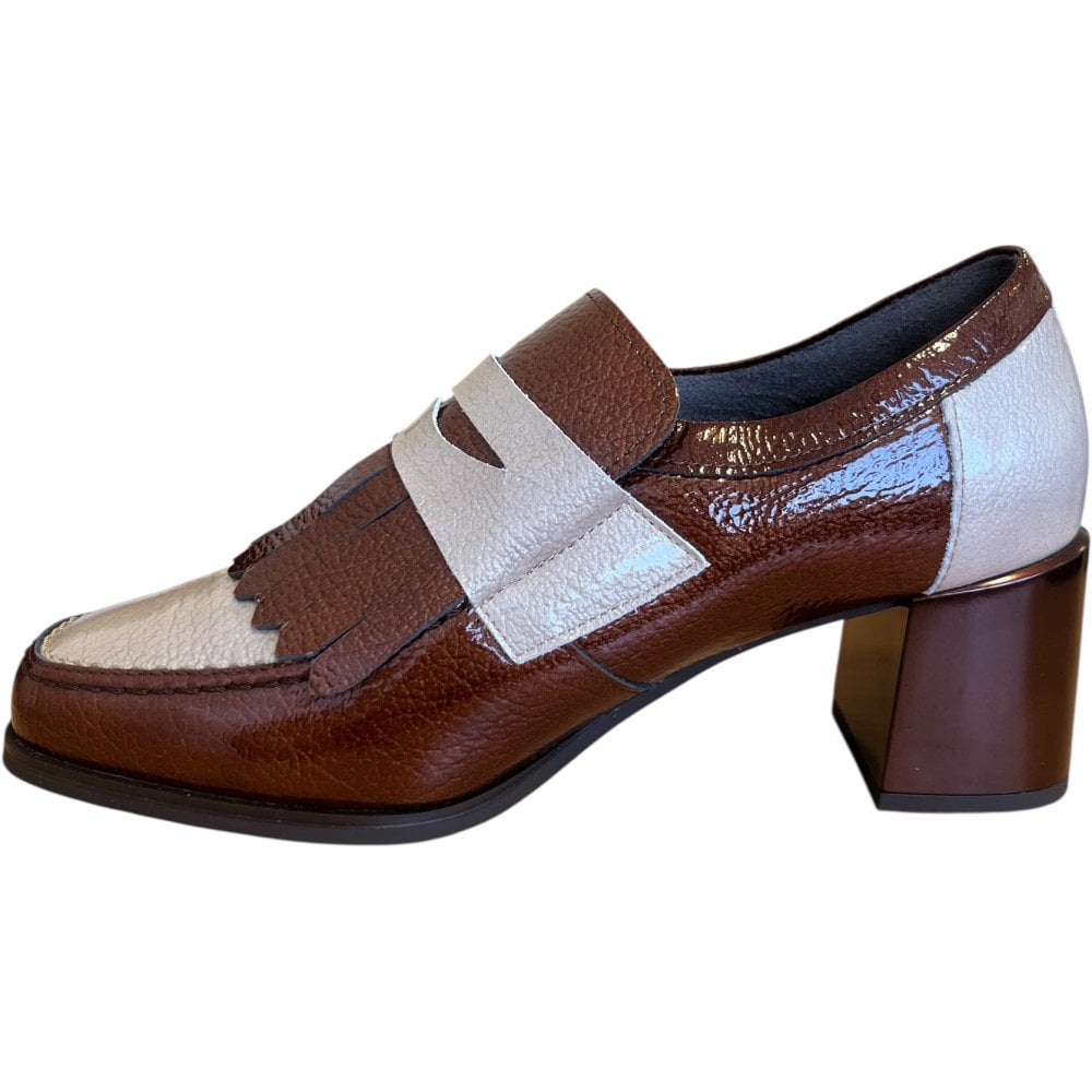 Pitillos 10.834 Tan Patent  Heeled Loafers