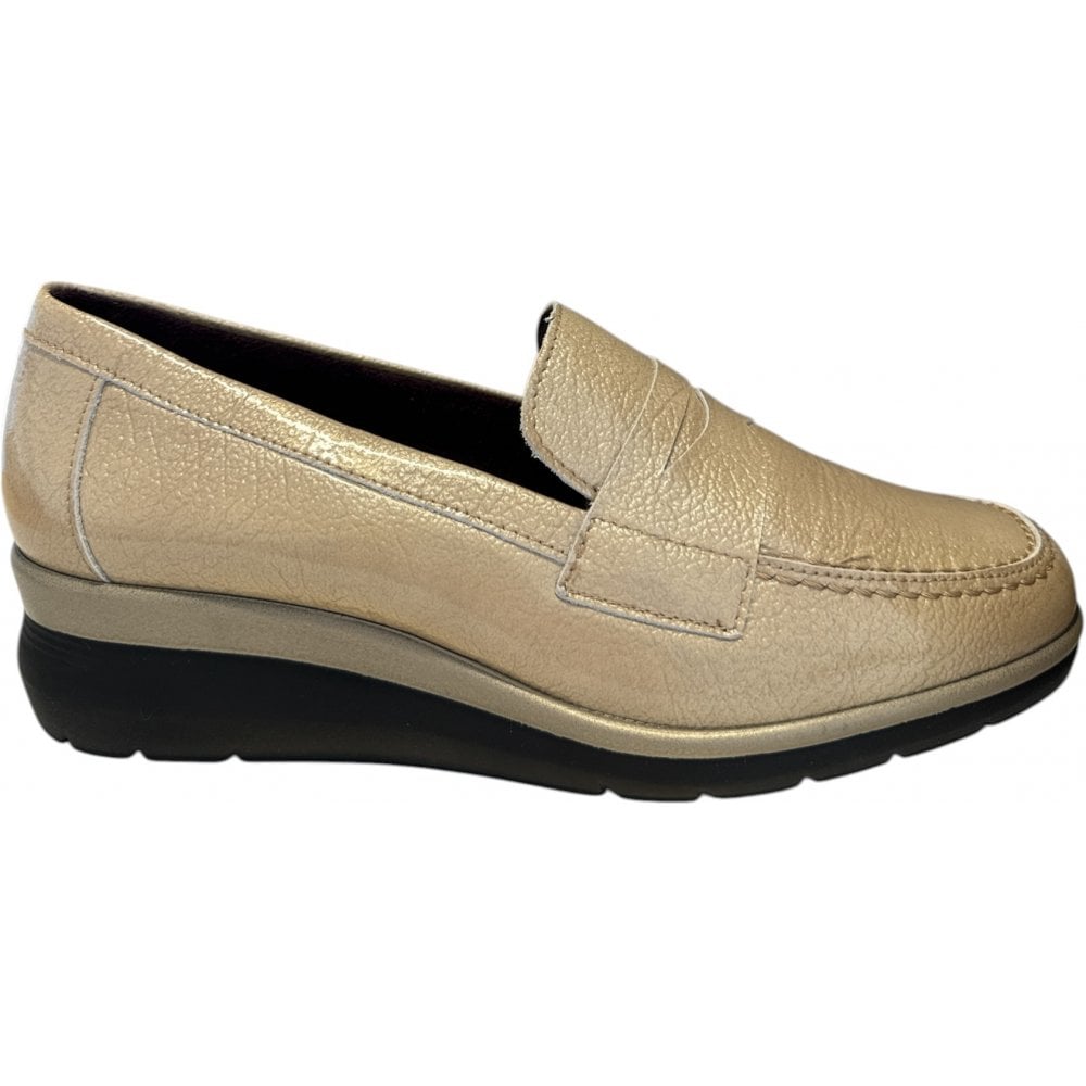 Pitillos 10.735 Beige Patent Loafers