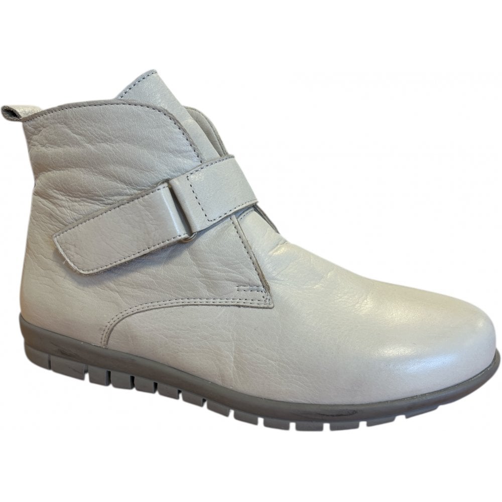 Adesso Audrey Off White Leather Ankle Boots