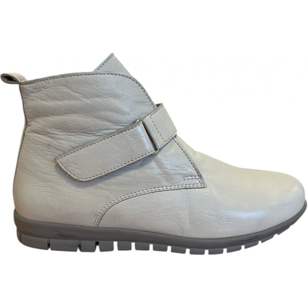 Adesso Audrey Off White Leather Ankle Boots