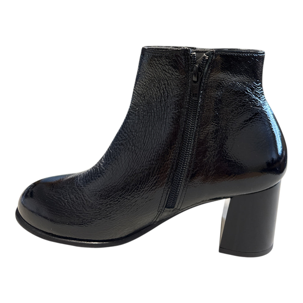 Pitillos Black Crinkle Patent Boots 11.656