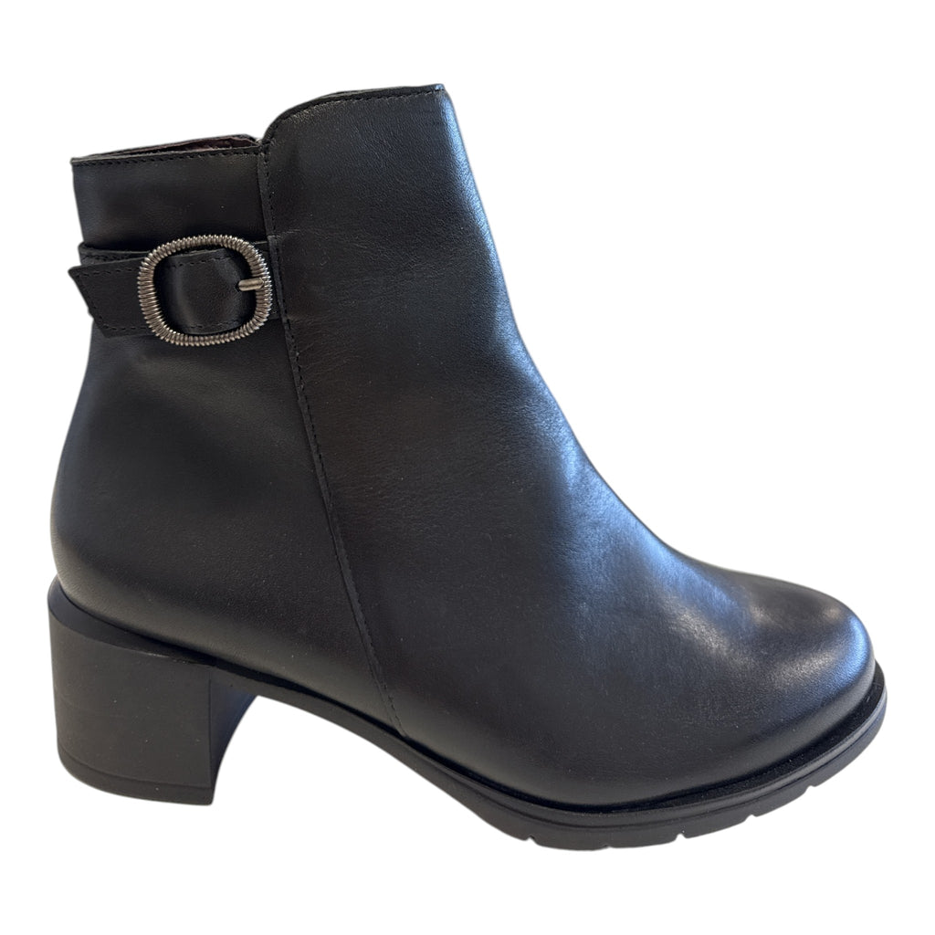 Pitillos Black Leather Ankle Boots 11.625