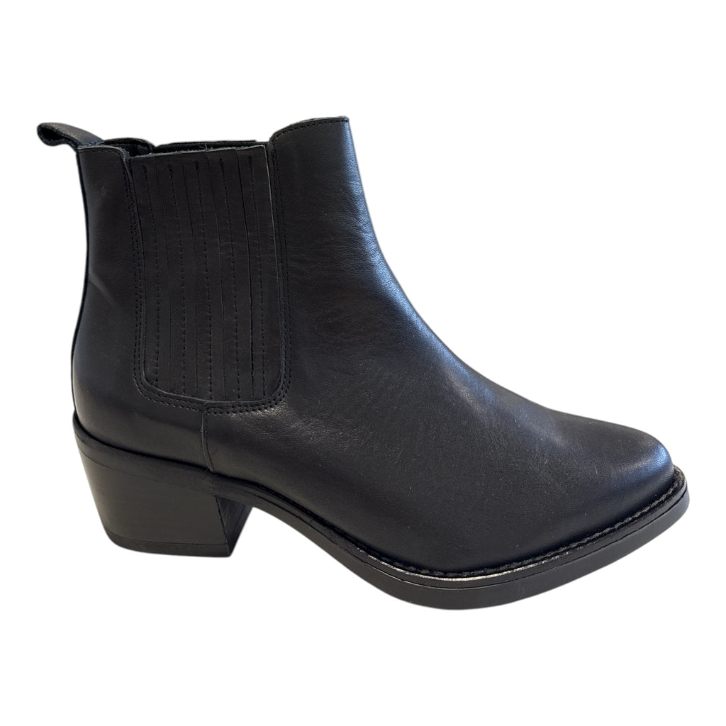 Pitillos Black Leather Boots 30512