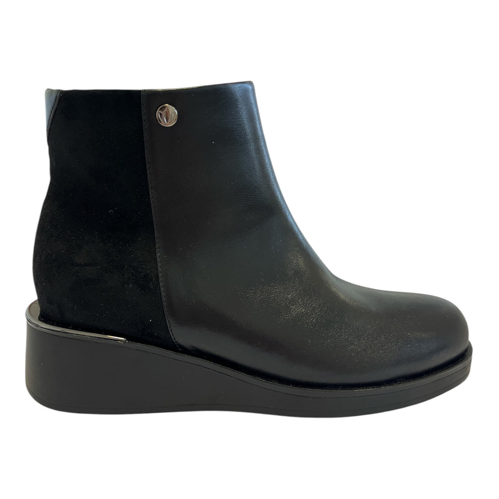 Lotus Nori Black Wedge Boots