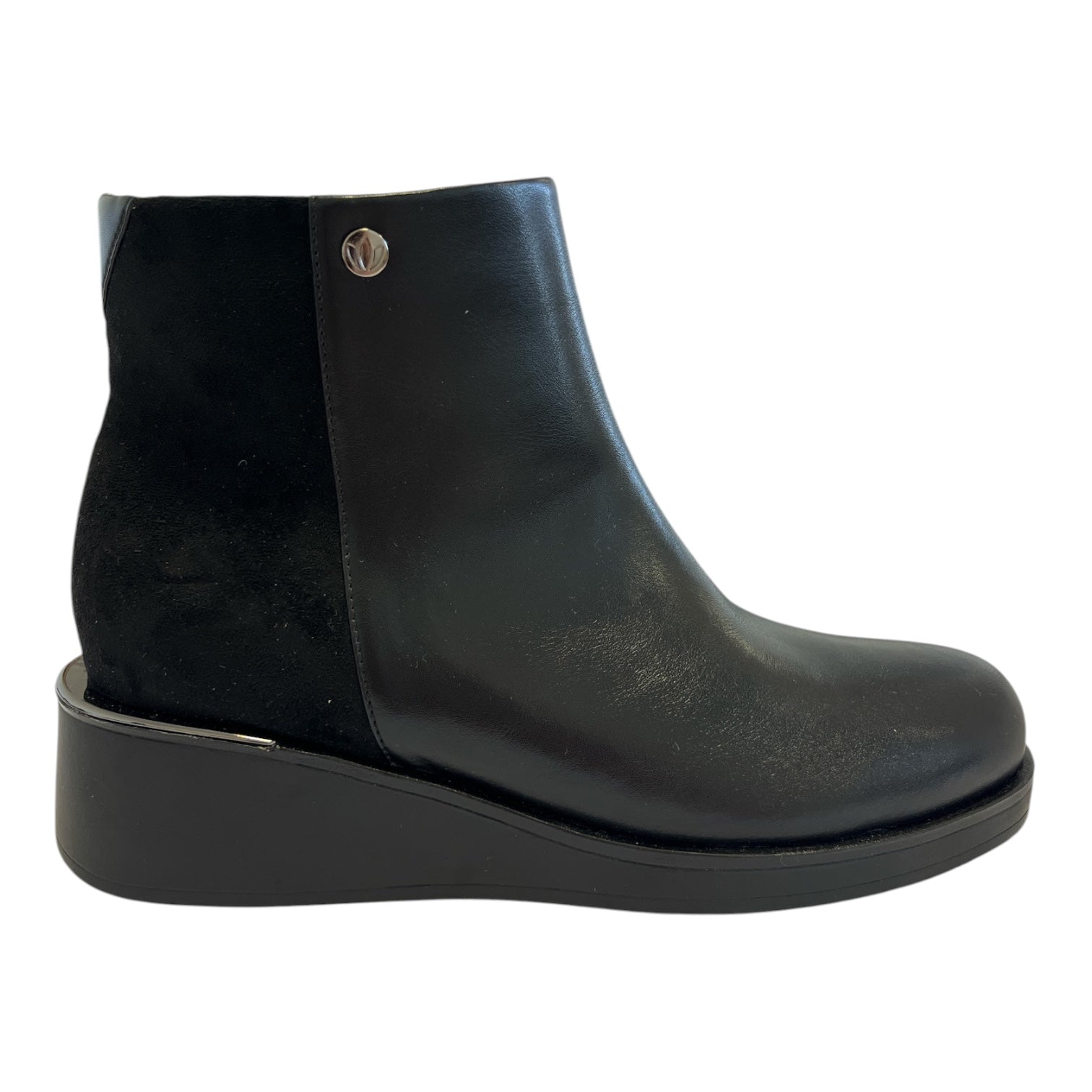 Lotus Nori Black Wedge Boots