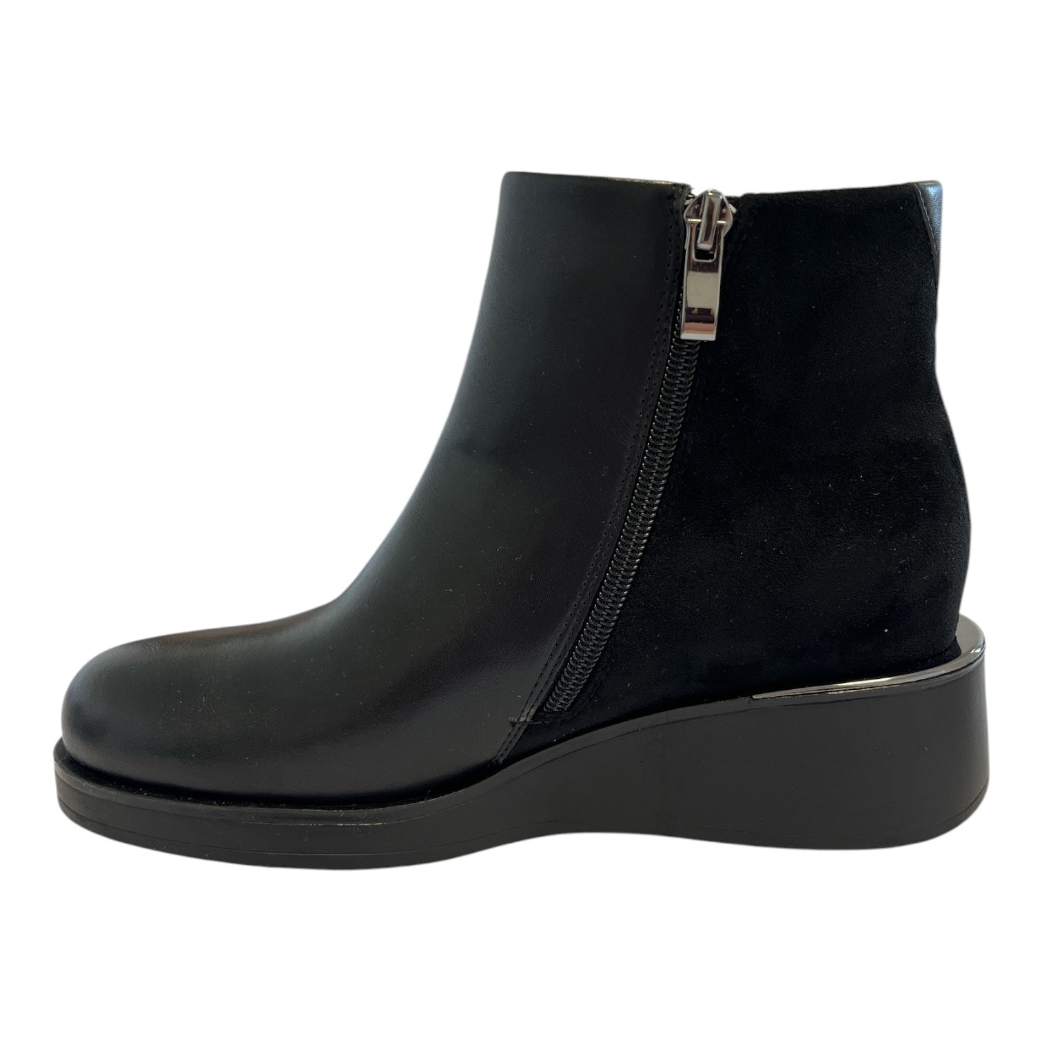 Lotus Nori Black Wedge Boots