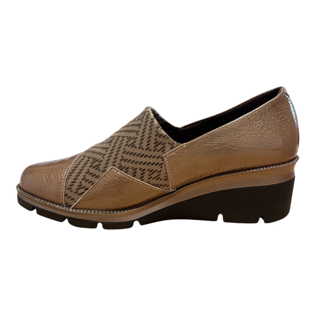 Pitillos Taupe Patent Wedge Shoes 11.531