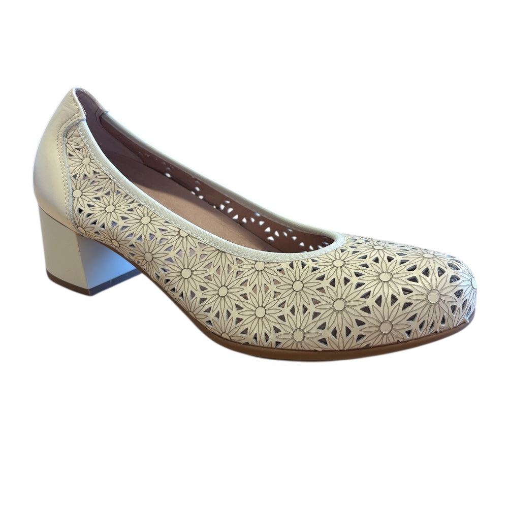 Pitillos 11.131 Beige Court Shoes