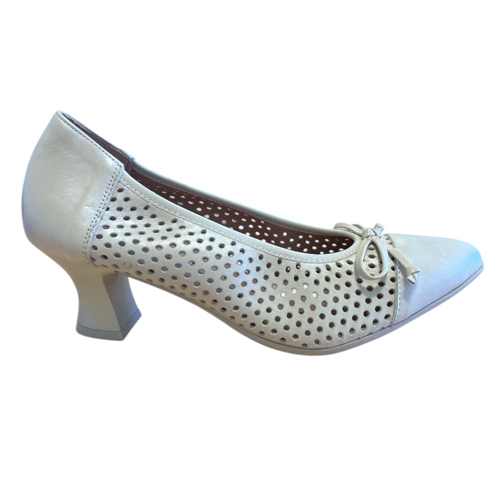 Pitillos 11.187 Beige Court Shoes
