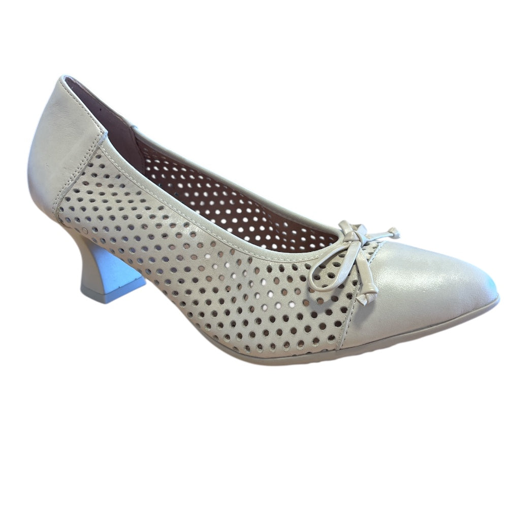 Pitillos 11.187 Beige Court Shoes