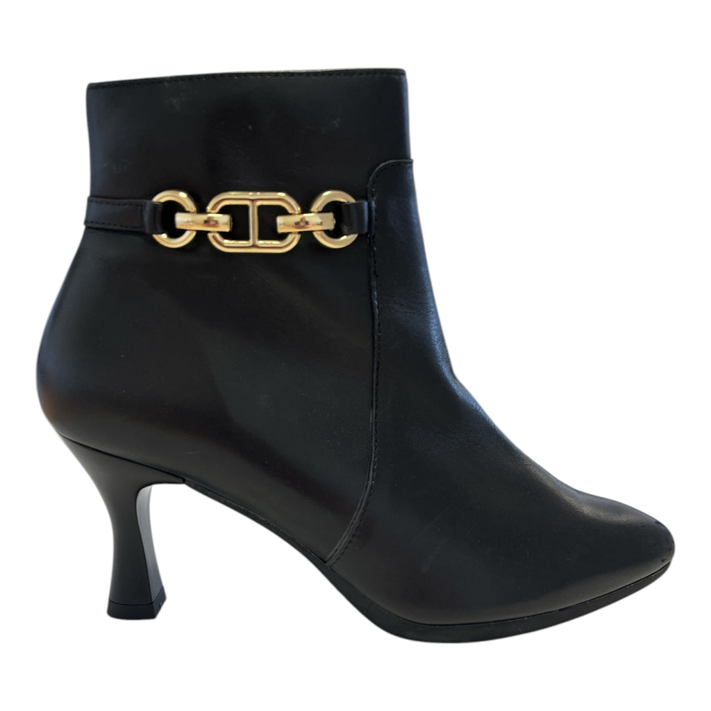 Pitillos Black Leather Heeled Boots 30.536