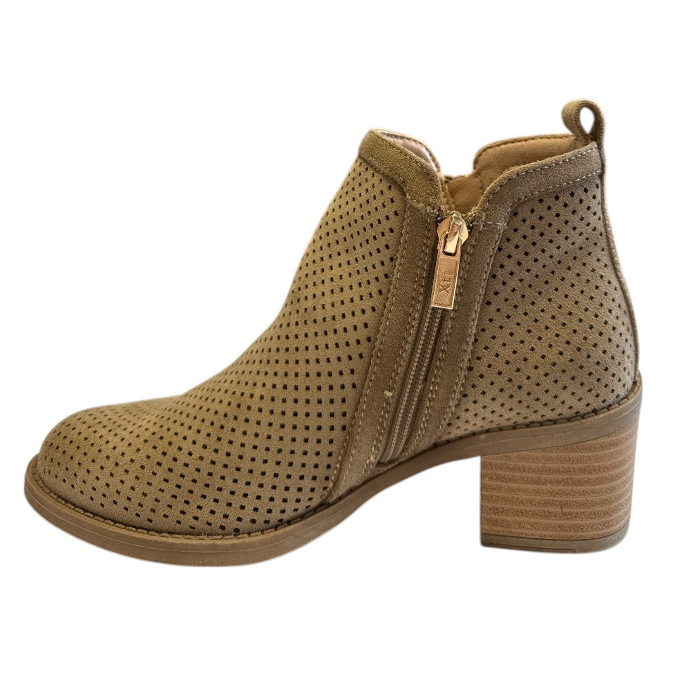 Xti Beige Ankle Boots